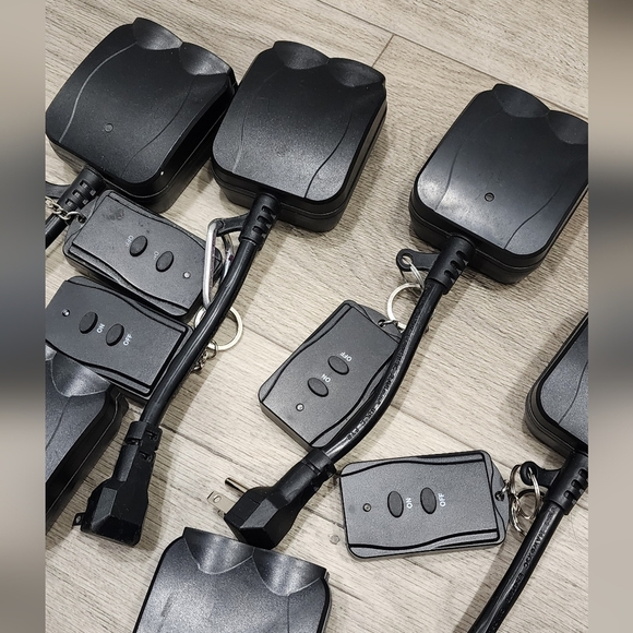 Outdoor Outlet With Remote Control - Picture 7 of 8